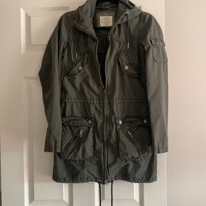 Army green long jacket with multiple pockets